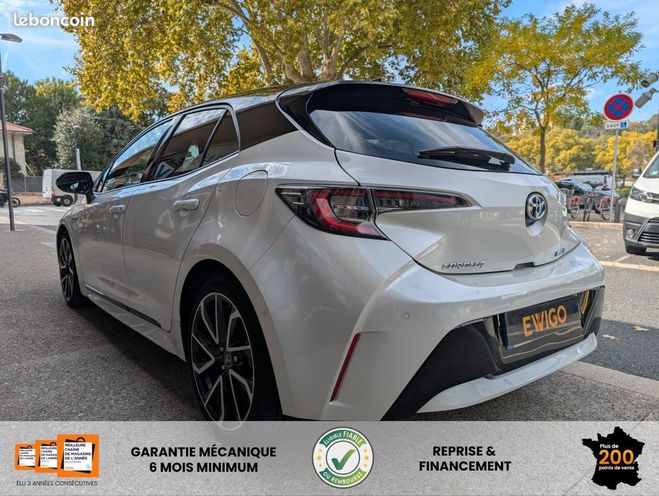 Toyota Corolla x 122h collection Blanc de 2019