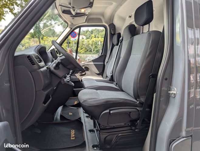 Nissan Interstar combi fourgon 2.3 dci 135ch 3t3 l2h2 n-c Gris de 2023