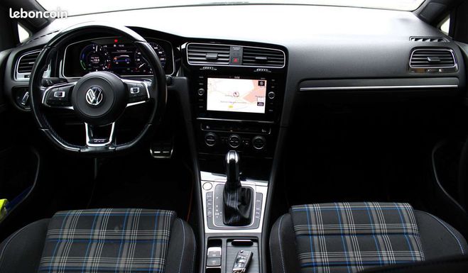 Volkswagen Golf gte dsg6 204 ch   attelage Noir de 2020