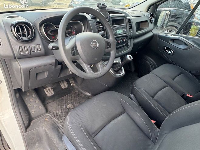 Nissan NV300 vu fourgon 2.0 dci 120ch 2t8 l2h1 entret Blanc de 2021