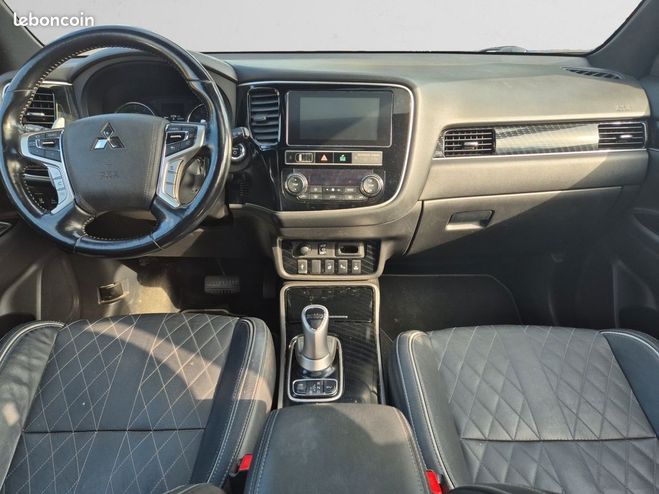 Mitsubishi Outlander 2.4 240h 135 twin-motor phev hybrid 13.8 Gris de 2019