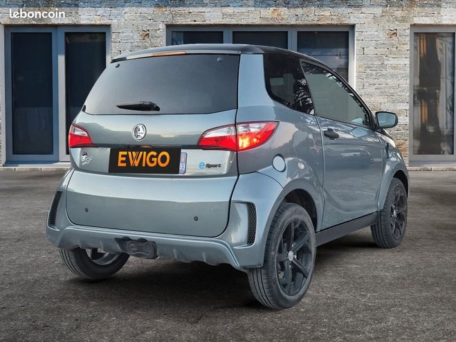 Aixam Coupe e-coupe e-city premiere main camera de r Bleu de 2023