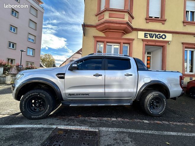 Ford Ranger double cabine 3.2 tdci 200 wildtrak 4x4  Gris de 2016