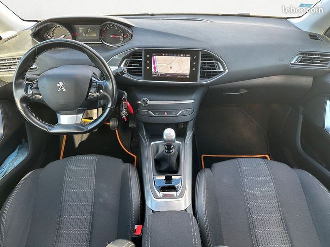 Peugeot 308 1.2 puretech 130ch allure bvm6 Gris de 2018