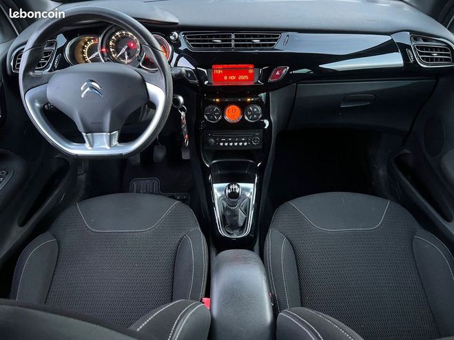 Citroen DS 3 automobiles 1.6 vti 120 ch sochic rada Blanc de 2012