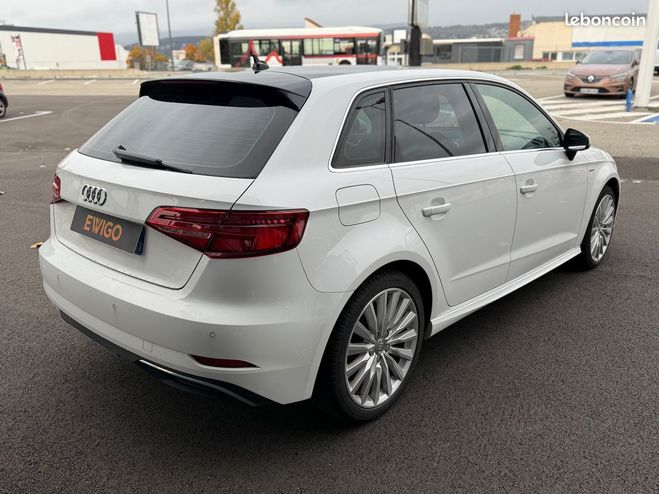 Audi A3 Sportback design luxe 204ch 1.4 tfsi e-t Blanc de 2017