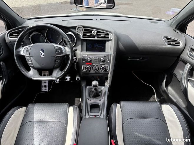 Citroen DS 4 automobiles 1.6 200cv 16v sport chic f Blanc de 2011