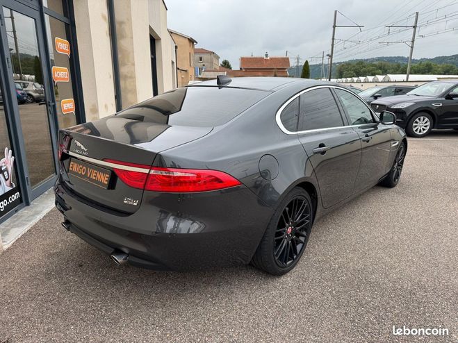 Jaguar XF 2.0 (moteur neuf 10 000km) 240ch finitio Marron de 2018