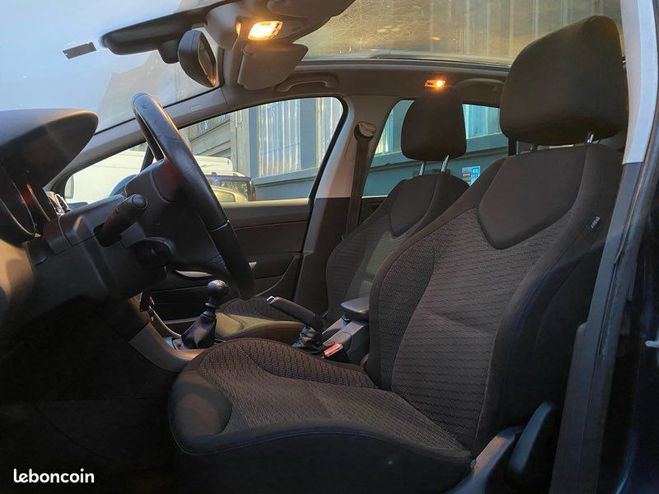 Peugeot 308 SW 7 places bougies et bobines  prvoir Bleu de 2010