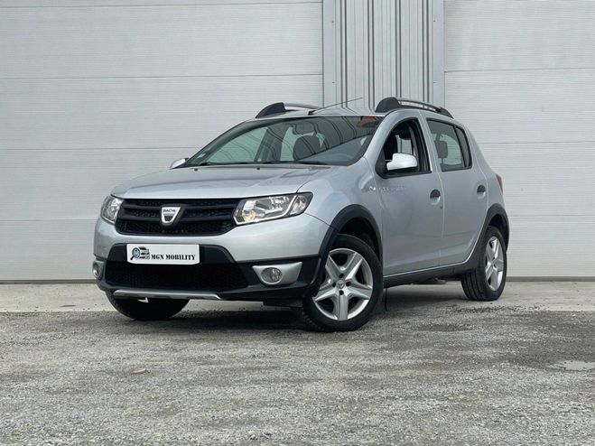Cliquer pour voir la photo suivante Dacia Sandero STEPWAY TCE 90 GRIS de 2014