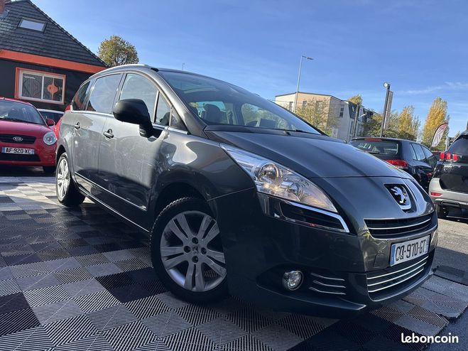 Peugeot 5008 1.6 HDI115 FAP ALLURE 5PL Gris de 2013