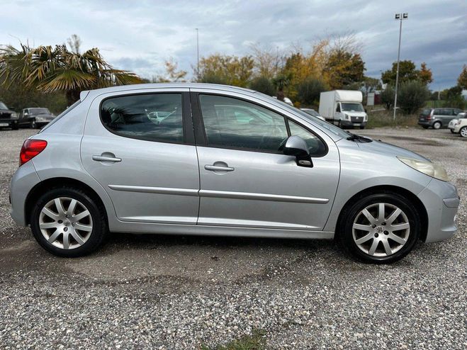 Peugeot 207 1.6 HDI 90ch Gris Clair de 2007