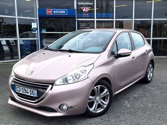  Voir détails -Peugeot 208 1.6 e-HDi FAP Fline 5p à Mortagne-sur-Svre (85)