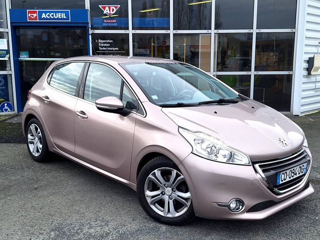 Peugeot 208 1.6 e-HDi FAP Fline 5p ROUGE de 2012