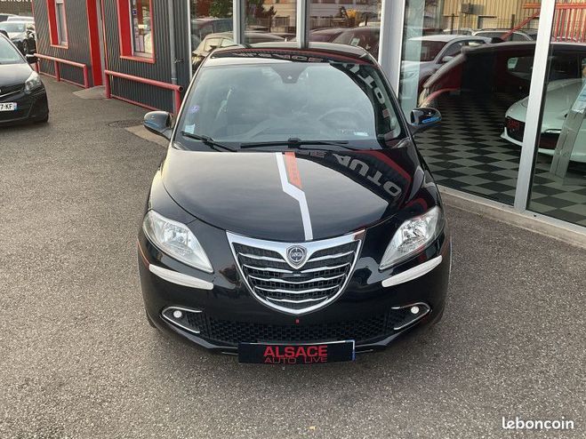 Lancia Ypsilon 1.2 8V 69 ELEFANTINO GOLD Noir de 2013