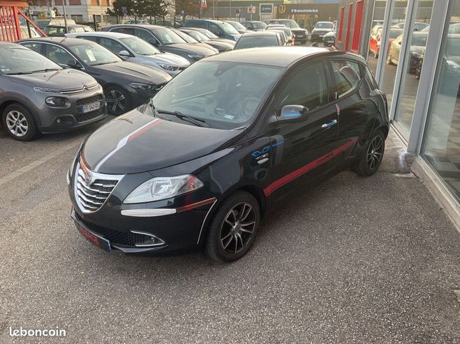 Lancia Ypsilon 1.2 8V 69 ELEFANTINO GOLD Noir de 2013