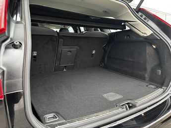  Voir détails -Volvo XC60 B4 aut. Recharge Core à Moerkerke (83)