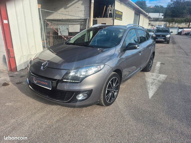 Cliquer pour voir la photo suivante Renault Megane 3 estate 1.2L tce 130 cv Bose 2014 Gris de 2014