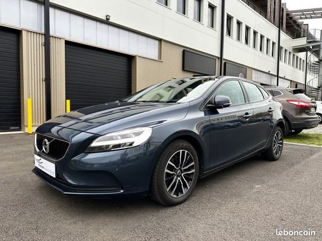 Cliquer pour voir la photo suivante Volvo V40 2,0L T2 122CH MOMENTUM GRATUITE Bleu de 2016