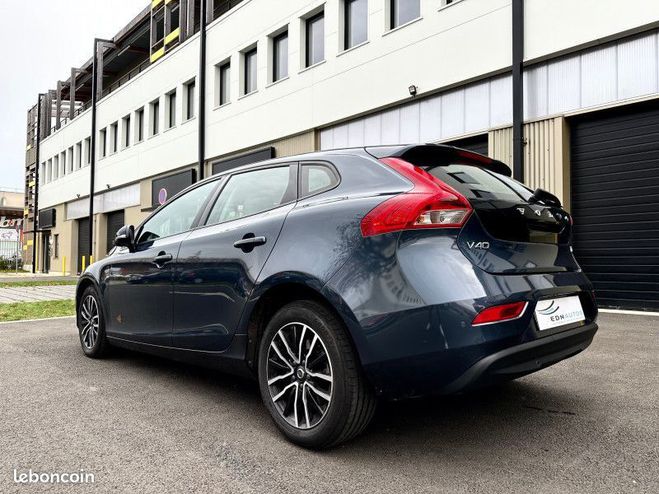 Volvo V40 2,0L T2 122CH MOMENTUM GRATUITE Bleu de 2016