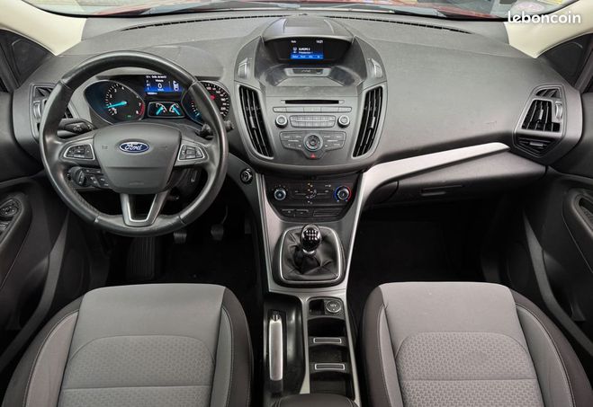 Ford Kuga 1.5 scti 150ch trend 4x2 1er main entret Rouge de 2016