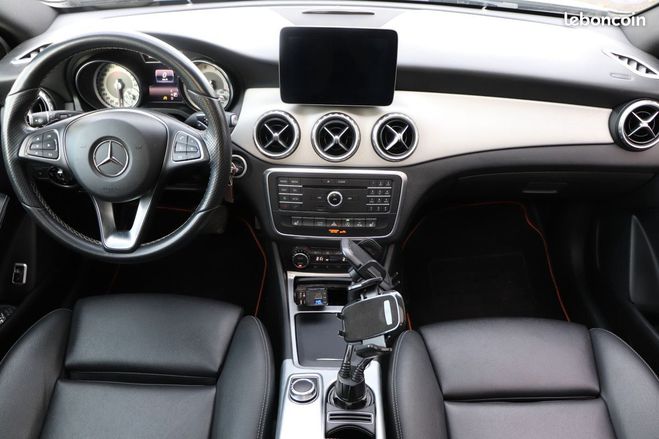 Mercedes Classe GLA Classe 1.6 180 carplay-toit panoramique- Blanc de 2016