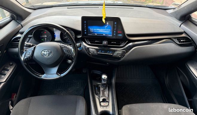 Toyota C HR 1.8 122h 100 hybrid dynamic 4x2 e-cvt bv Noir de 2017