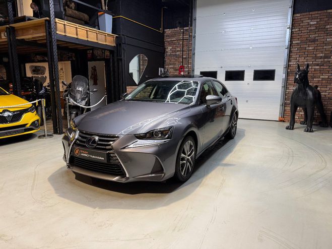 Cliquer pour voir la photo suivante Lexus IS LUXE 300h 223 cv - ENTRETIEN - TOIT OUVR Gris de 2017