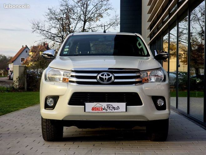 Toyota HI LUX 2.4 D-4D 150CH DOUBLE CABINE LECAP 4WD Blanc de 2017