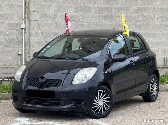 Cliquer pour voir la photo suivante Toyota Yaris 5 portes 1.3 VVTi Année 2006 205.000KM C Noir de 2006