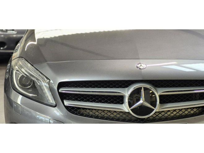 Mercedes Classe A 180 Sensation / HISTORIQUE / BVM / PANO Gris mtallis de 2015