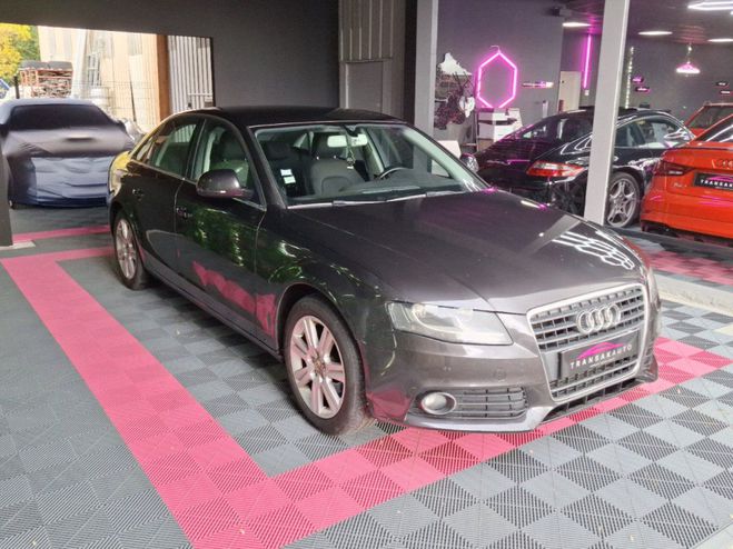 Audi A4 AUDIA4 2.0l TDI 143 chAVANT ~ Aide au  Gris de 2008