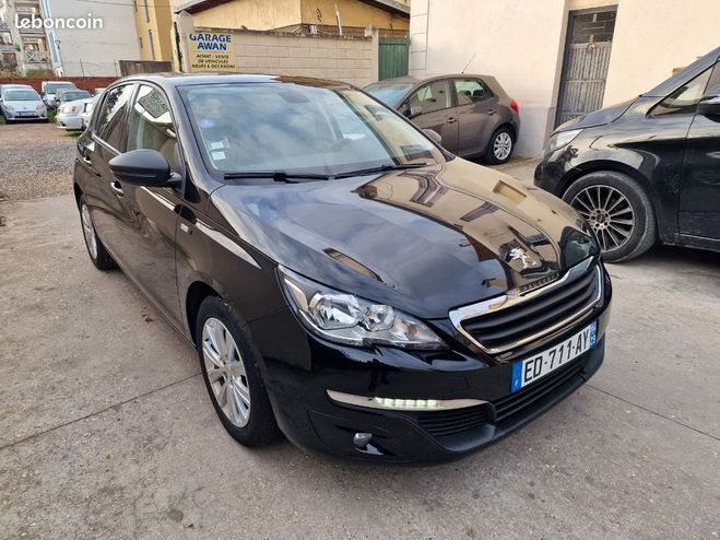Peugeot 308 essence 110ch s&s style garantie 12-mois Noir de 2016