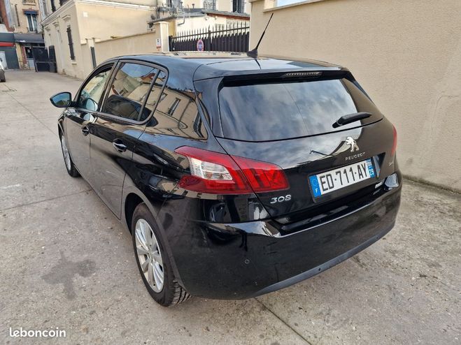 Peugeot 308 essence 110ch s&s style garantie 12-mois Noir de 2016
