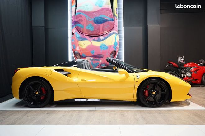 Ferrari 488 Spider V8 3.9L BITURBO 670CH | Malus pay Jaune de 2017