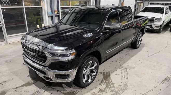 Dodge Ram 1500 LIMITED 45000KM E-TORQUE Noir Mtallis de 2023
