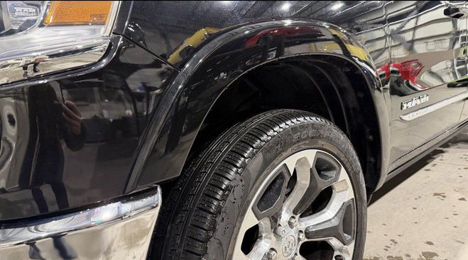 Dodge Ram 1500 LIMITED 45000KM E-TORQUE Noir Mtallis de 2023