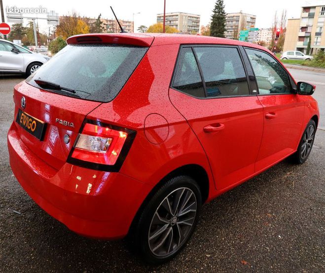 Skoda Fabia 1.2 tsi 90 ch greentec tour-de-france Rouge de 2015