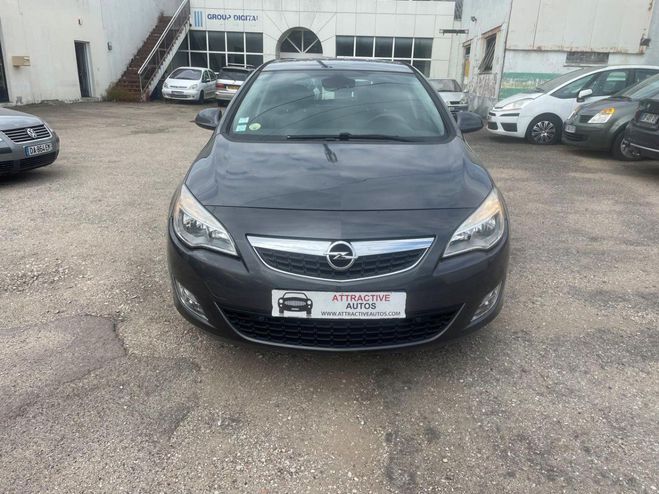 Opel Astra 1.7 CDTI 110CV COSMO BVM6 GRIS FONCE de 2010