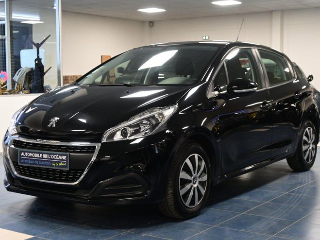 Peugeot 208 1.2 PureTech 68ch BVM5 Active Noir de 2017