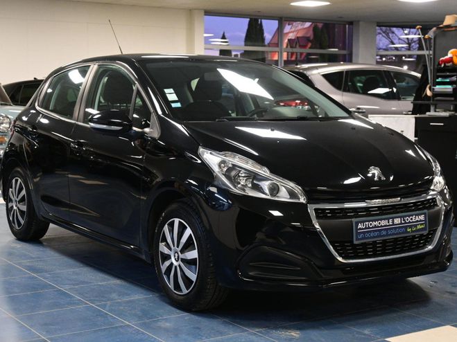 Peugeot 208 1.2 PureTech 68ch BVM5 Active Noir de 2017