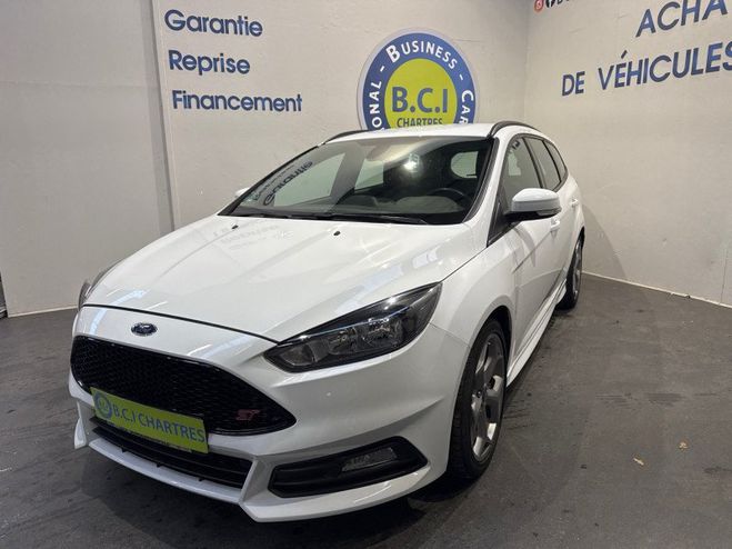 Ford Focus SW 2.0 ECOBOOST 250CH STOP&START ST Blanc de 2015