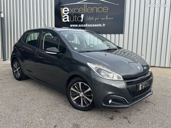  Voir détails -Peugeot 208 1.2 PURETECH 82CH ALLURE 5P à  La Garde (83)