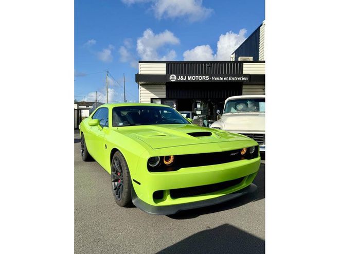 Dodge Challenger SRT HELLCAT 6.2L SUPERCHARGED 717CV VERT CLAIR de 2015