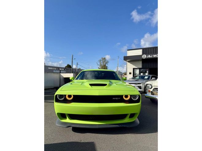 Dodge Challenger SRT HELLCAT 6.2L SUPERCHARGED 717CV VERT CLAIR de 2015