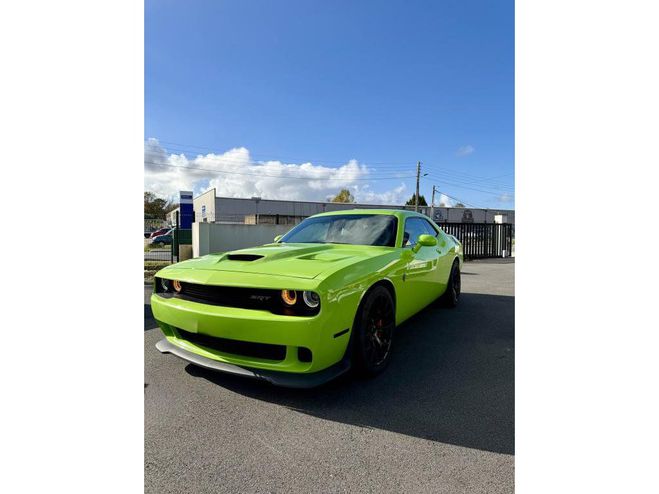 Dodge Challenger SRT HELLCAT 6.2L SUPERCHARGED 717CV VERT CLAIR de 2015