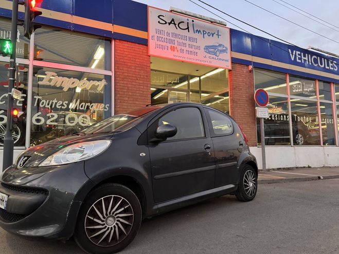Cliquer pour voir la photo suivante Peugeot 107 1.0 12v Trendy 5p GRIS F de 2008