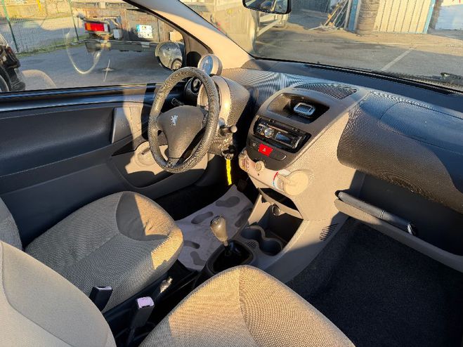 Peugeot 107 1.0e 12V 68ch Trendy  GRIS de 2007