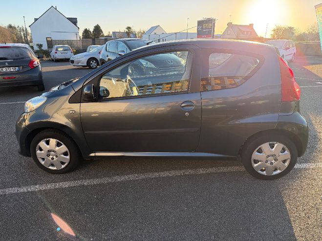Peugeot 107 1.0e 12V 68ch Trendy  GRIS de 2007