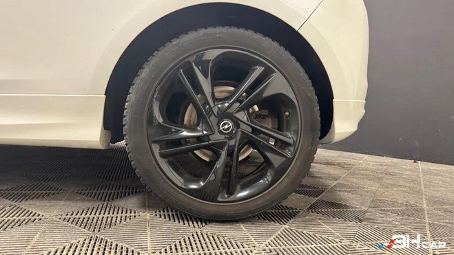 Opel Corsa 1.4 T 100 COLOR EDITION OPC-LINE START-S Blanc de 2015